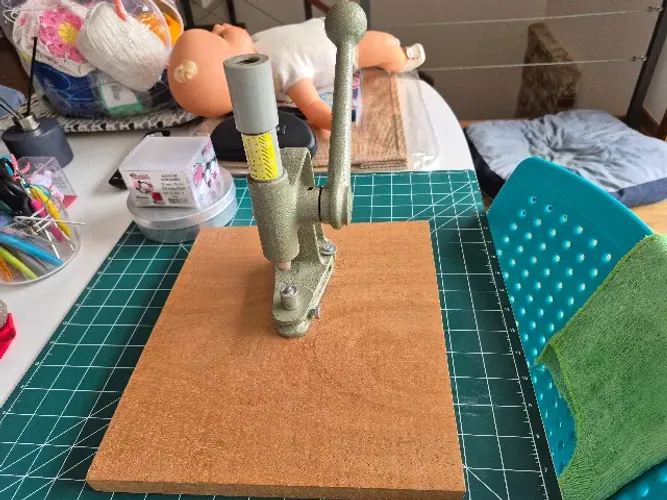 Balacim- para colocar ilhós e botões