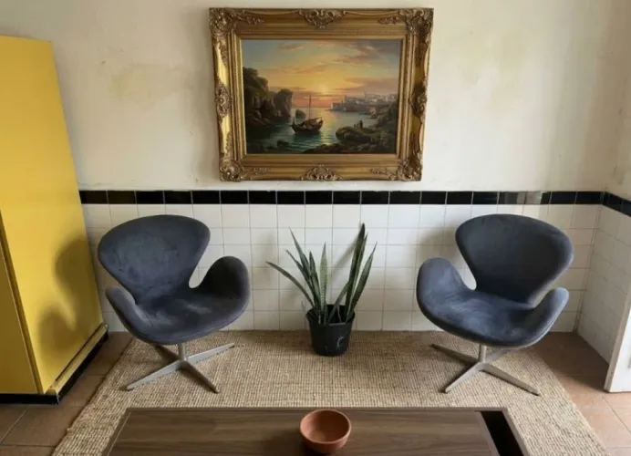 Cadeira sofá giratória ( R$ 225,00 cada ) incrivelmente lindas.