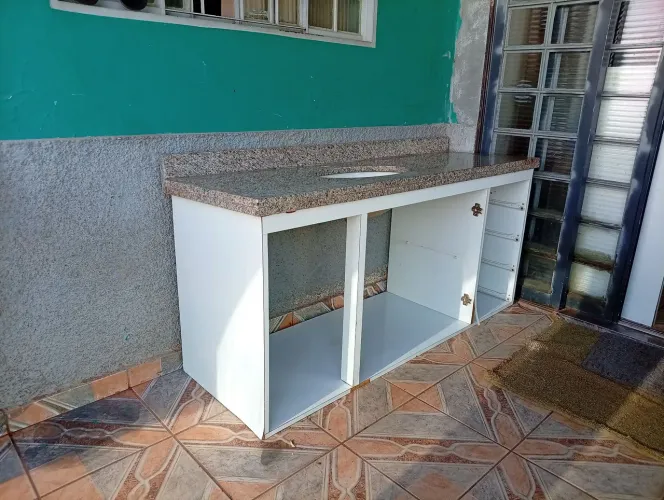 Pia de Mármore com Armário