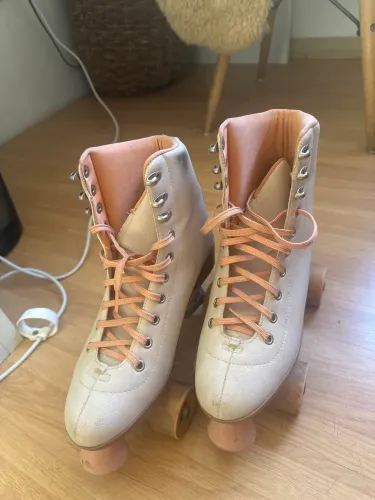 Patins - em perfeito estado