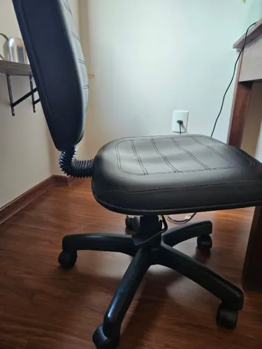 Cadeira de trabalho diretor na cor preta