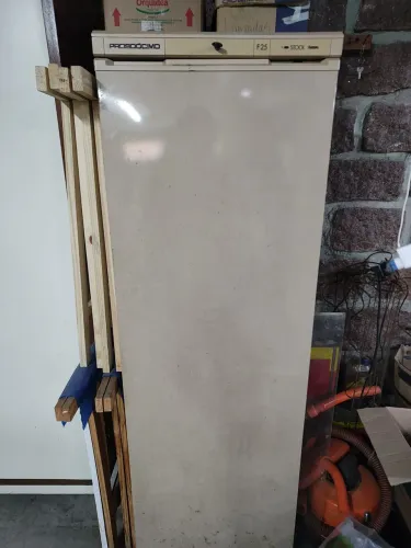 Freezer Vertical Prosdócimo F25 - Gelando bem (Leia a descrição)