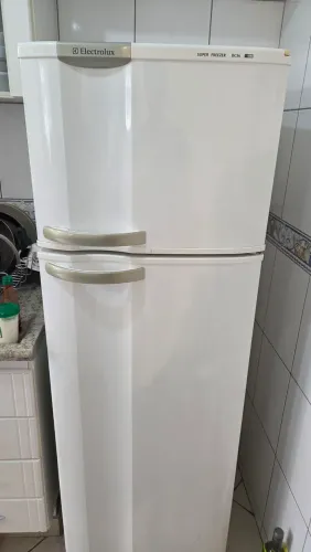 Geladeira 260 Litros Electrolux DC34A
