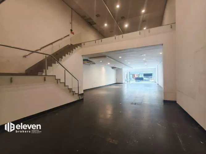 Ponto Comercial de 595 m² Próximo à FATEC, no Centro de Santos