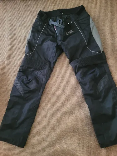 Vendo calça de motociclista X11 feminino (GG)