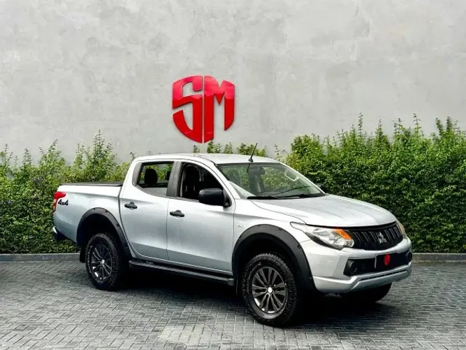 Mitsubishi L200 Triton Sport GLX 2.4 CD Diesel Mec. 2020