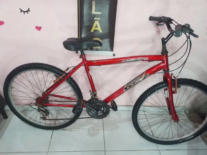 Bicicleta aro 26 de macha novinha