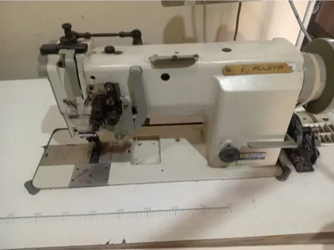 Máquina de Costura Fujita