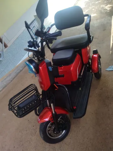 Vendo triciclo elétrico