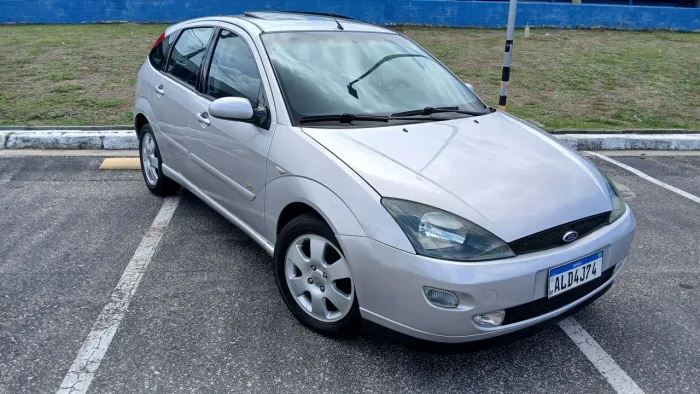 Ford Focus Ghia/ XR 2.0 /ghia 2.0 16V Flex 5P 2003