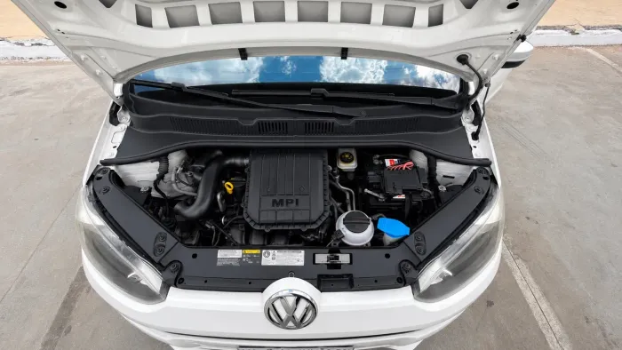 Volkswagen Up! Black/white/red 1.0 T. Flex 12V 5P 2015