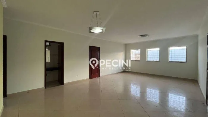 Casa com 3 quartos para alugar, 216 m² por R$ 8.200/mês - Jardim Donângela - Rio Claro/SP