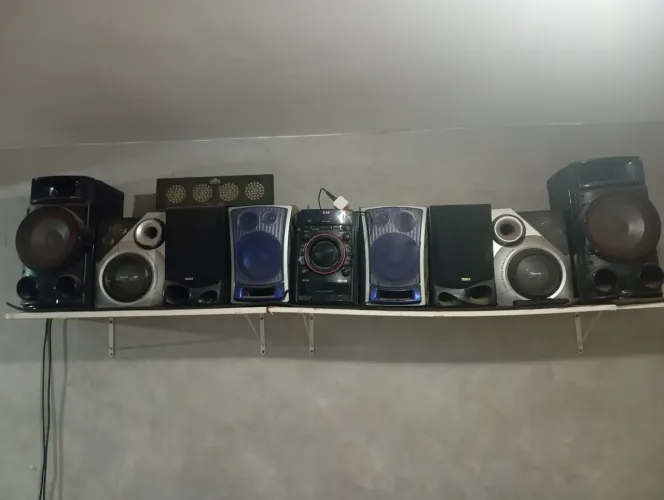 Lote de caixas de som e mini systems