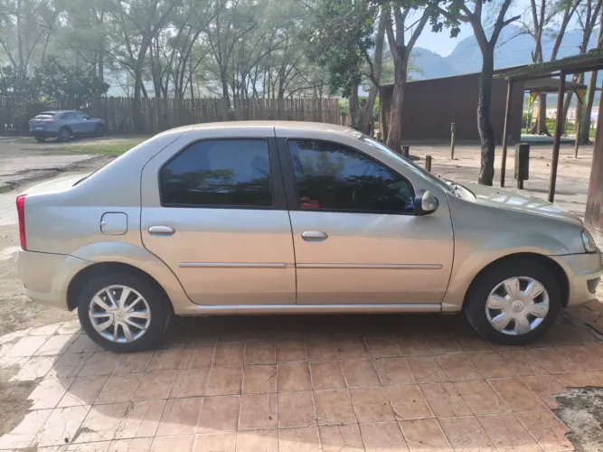 Renault Logan Expression Hi-flex 1.6 8V 4P 2012