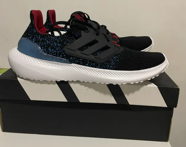 Tênis adidas original tam 42 novo Okm na caixa