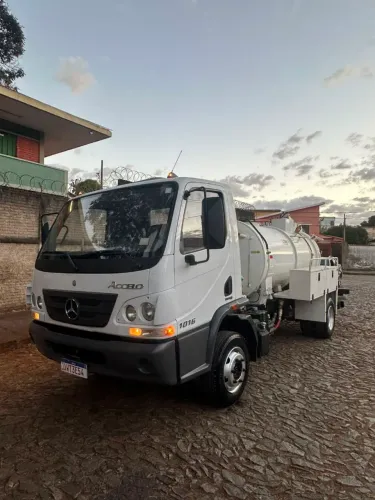 Accelo 1016 Hidrojato e Vácuo