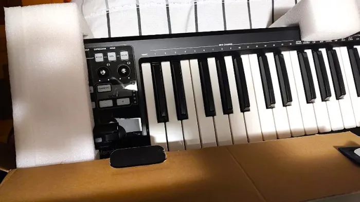 Teclado Controlador MIDI Roland A-49 Preto - Semi-Novo na Caixa (Pouquíssimo Uso)