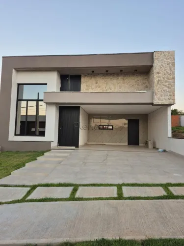 Casa à venda em Indaiatuba, Vila Maria Helena, com 3 suítes, com 199 m²