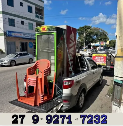 Mesas e cadeiras de festas