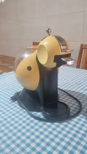 Cafeteira Nescafé Dolce Gusto Melody (fabricada pela Arno).