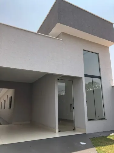 Casa MODERNA   03 Quartos 01 Suite Área Gourmet com Churrasqueira EXCELENTE LOCALIZAÇÃO