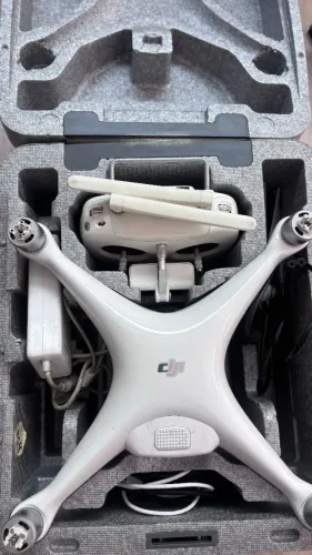 Drone Dji Phantom 4 Com Câmera 4k E Gps, Branco (Usado)