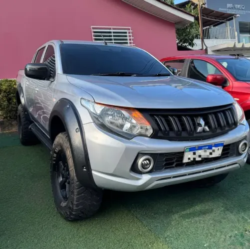 Mitsubishi L200 Triton Sport Outd. GLX 2.4 4X4 Mec. 2020