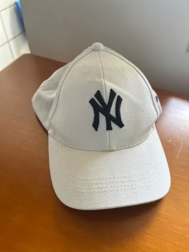 Boné New Era Branco Novo