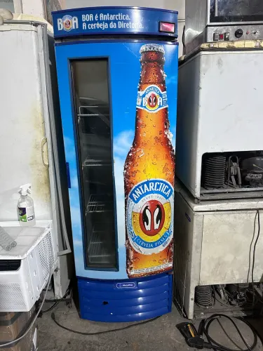 Cervejeira expositora