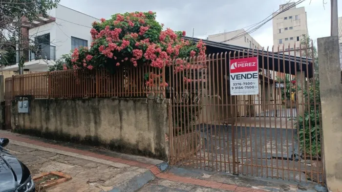 Casa à venda na Rua Alagoas no centro de Londrina