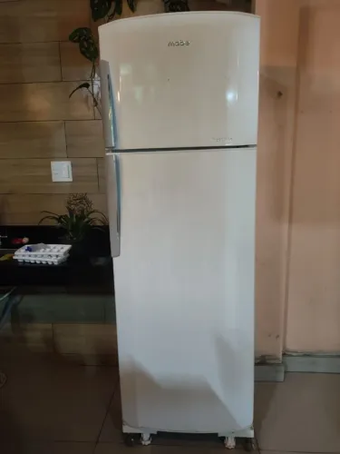 Vendo Geladeira em Ótimo Estado 