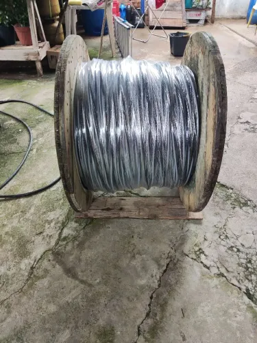 Cabo elétrico triplex 25 mm, 550 metros.
