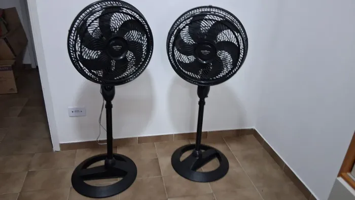 Vendo Ventiladores, pouco tempo de uso 