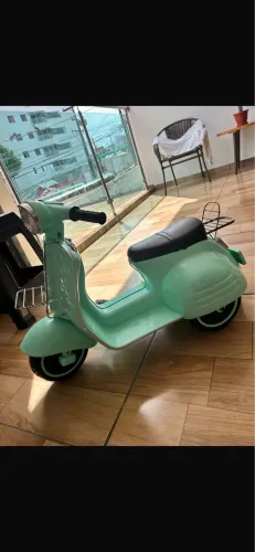 Moto elétrica infantil