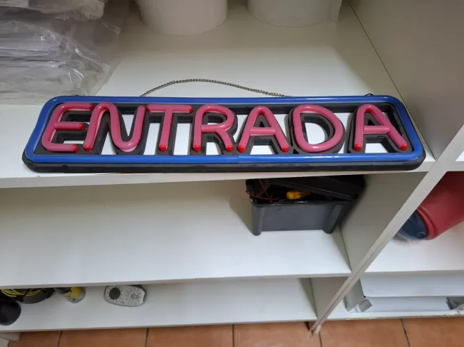 Painéis de entrada e painel LED