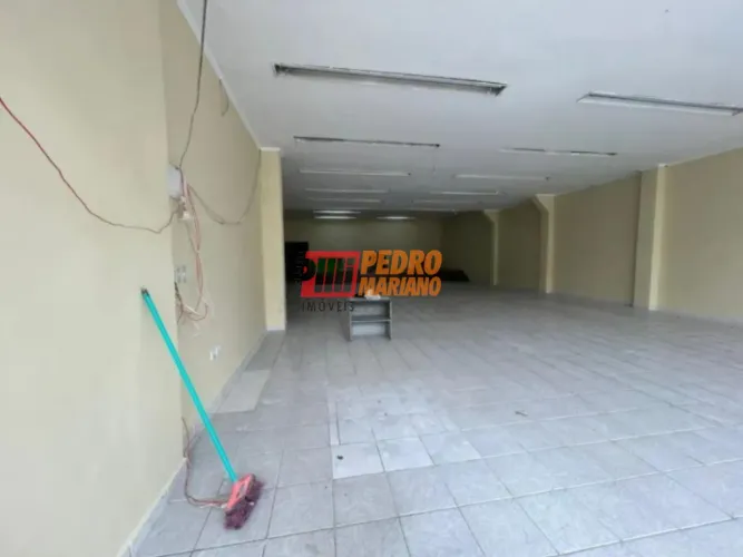 Salão Comercial no Bairro Vila Alto de Santo André em Santo André