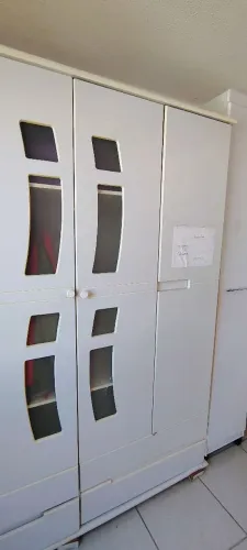 Guarda roupa de solteiro