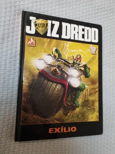 Juiz Dredd - Exílio (HQ Mythos em Capa Dura)