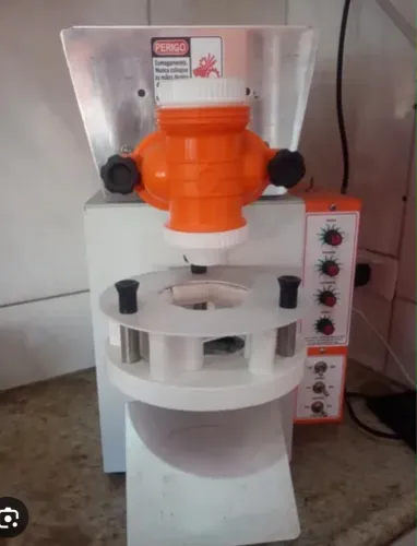 Máquina de modelar salgados