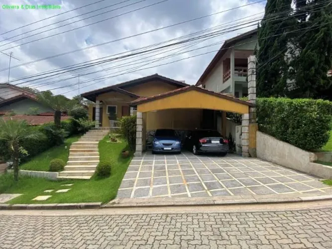 Casa em Condomínio à Venda em Cotia-SP, Granja Viana II: 3 Quartos, 1 Suíte, 3 Salas, 3 Ba