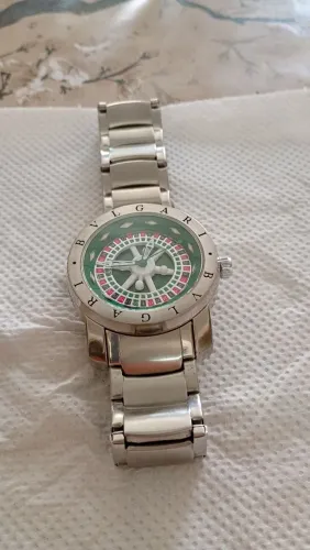 Relógio prova de água marca Bvlgari