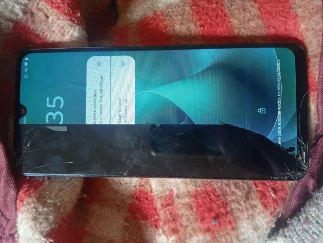 Celular motog7 para retirada de peças