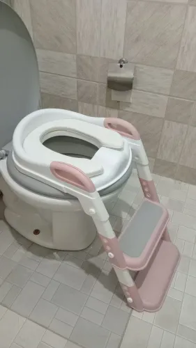 Troninho infantil com escadas assento redutor de  vaso sanitário 