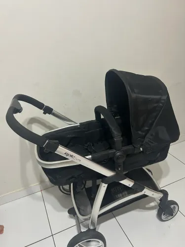 Carrinho de bebe infanti epic lite 3 em 1 com Moisés e bebê conforto 