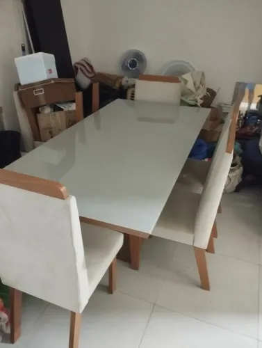 Mesa de jantar pra vender logo