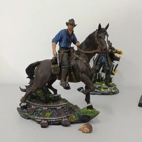 Vendo Arthur Morgan - Red Dead Redemption - estatua em resina 1:10 Novo