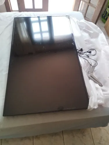 Smart tv AOC 50 polegadas para desmonte ou reutilização