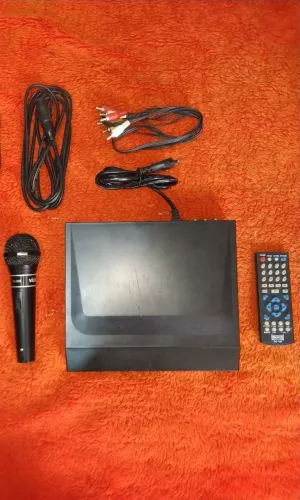 Aparelho de DVD karaoke