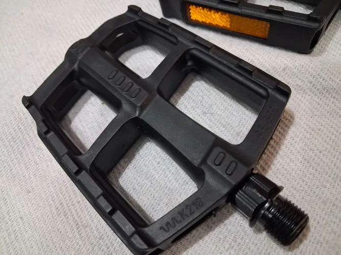 PEDAL PLASTICO MTB