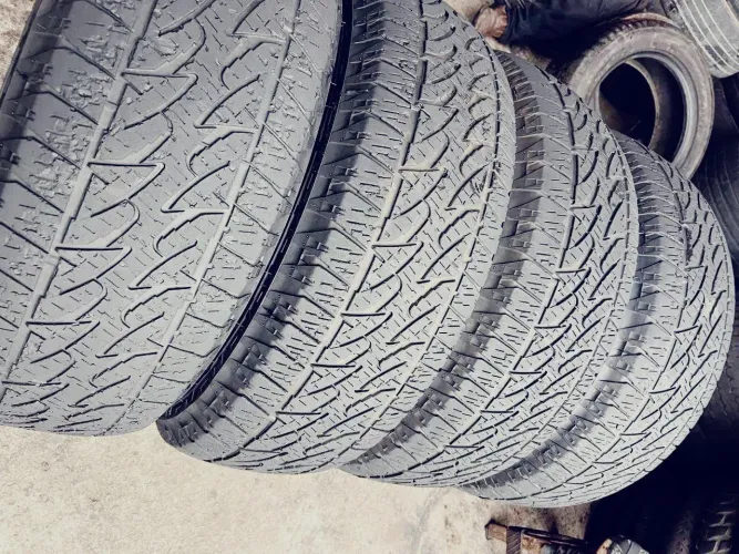 Pneu 255/70 aro 16 Bridgestone Dueller camionete
